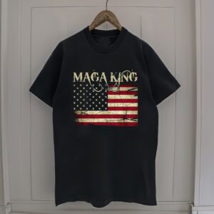 Maga King United States Vintage Flag T-Shirt.