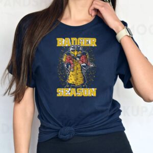 IA Hunter Bsdger Season T-Shirtt