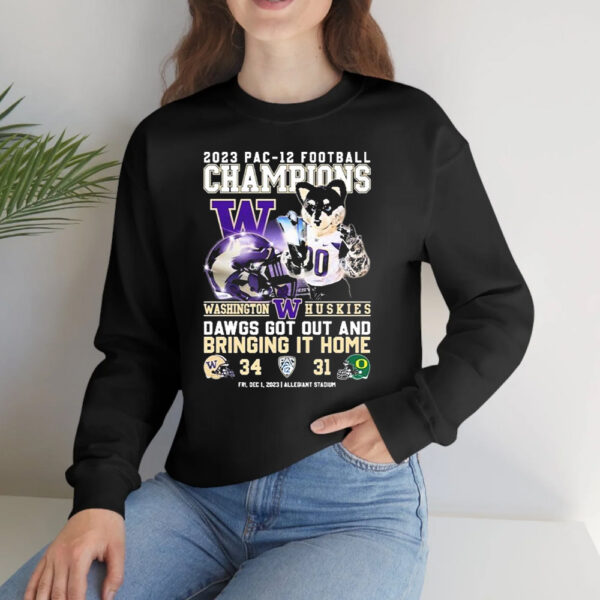 Washington Huskies 2023 PAC-12 Football Champions Dawgs Got Out And Bringing It Home T-Shirtt