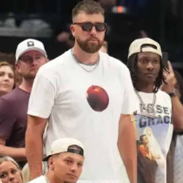 Apple Travis Kelce T-Shirt